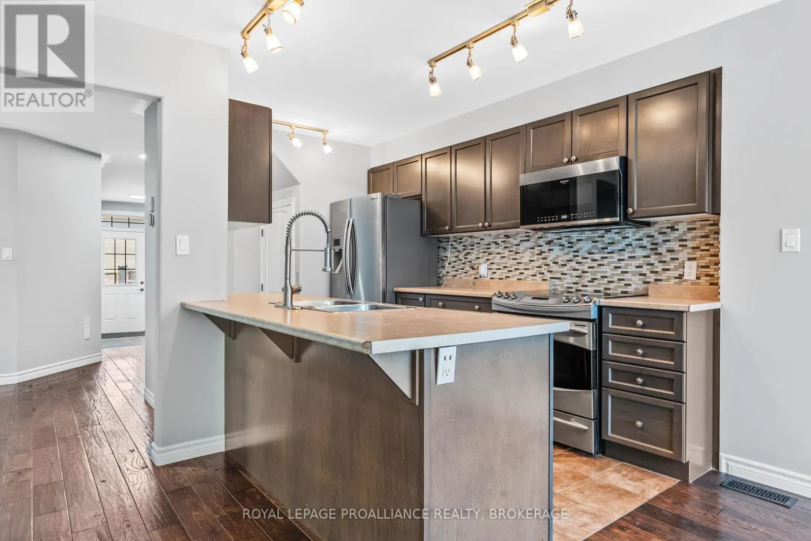 1584 DAVENPORT CRESCENT