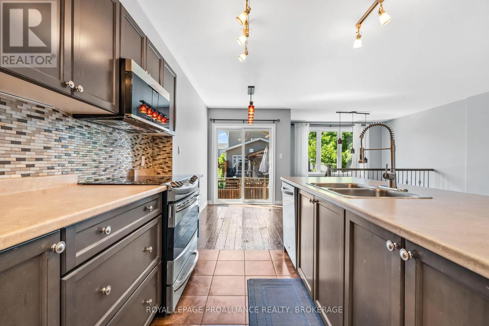 1584 DAVENPORT CRESCENT