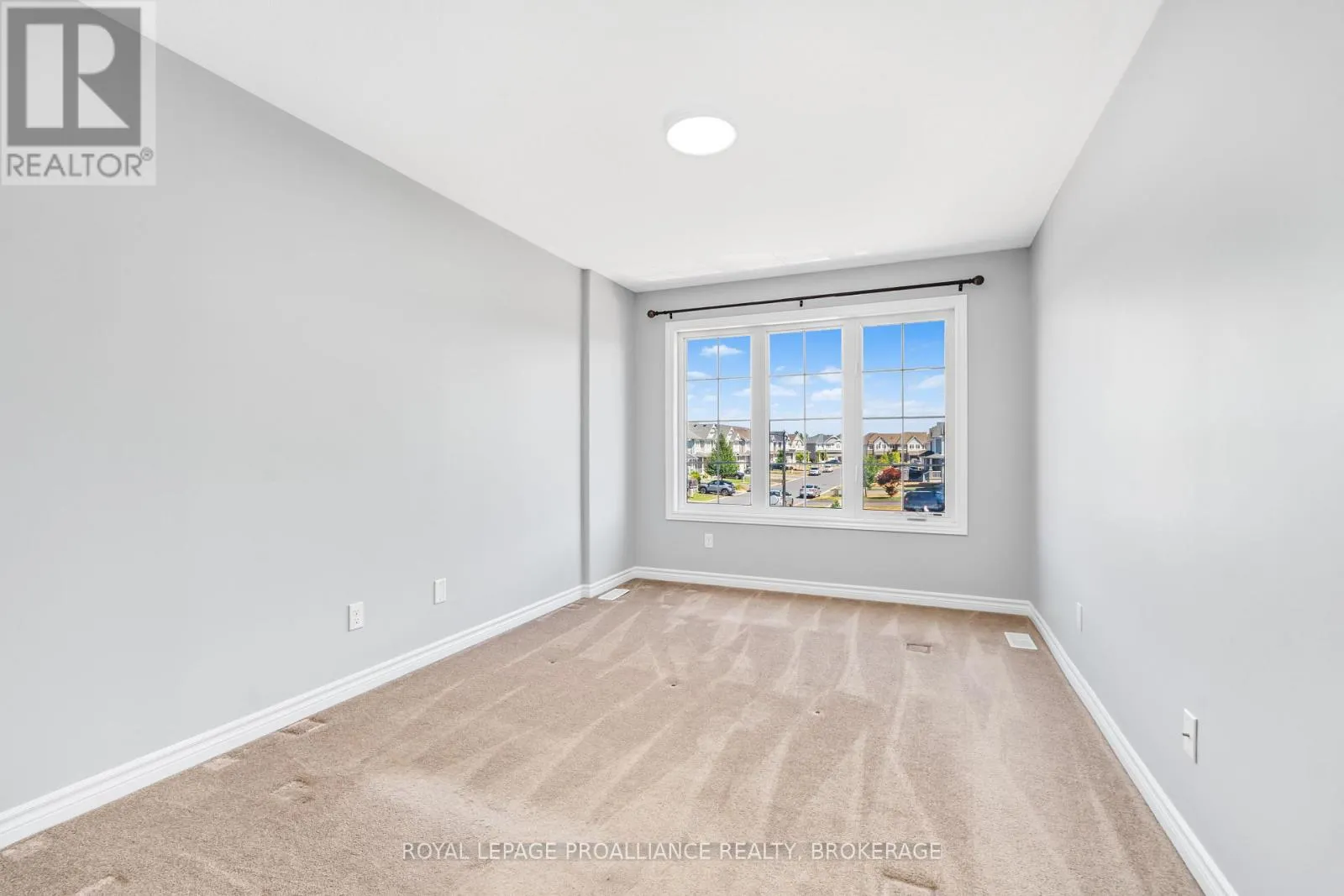 1584 DAVENPORT CRESCENT
