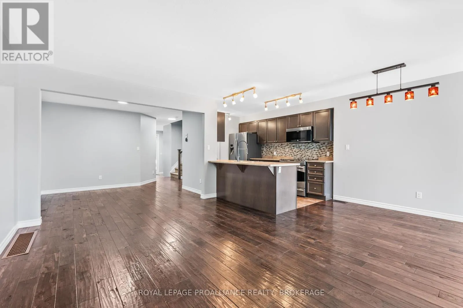 1584 DAVENPORT CRESCENT