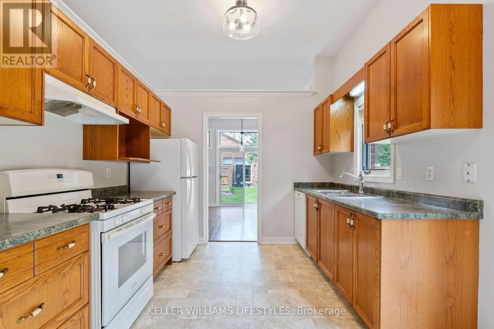 68 - 1478 ADELAIDE STREET N, #68