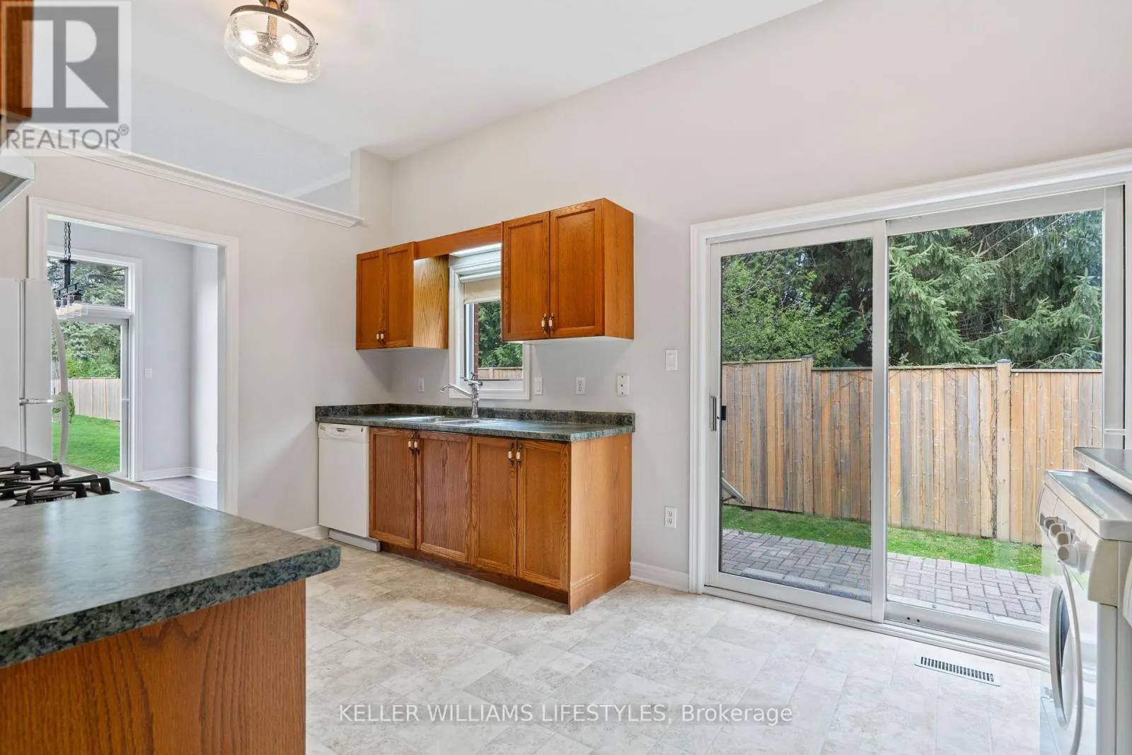 68 - 1478 ADELAIDE STREET N, #68