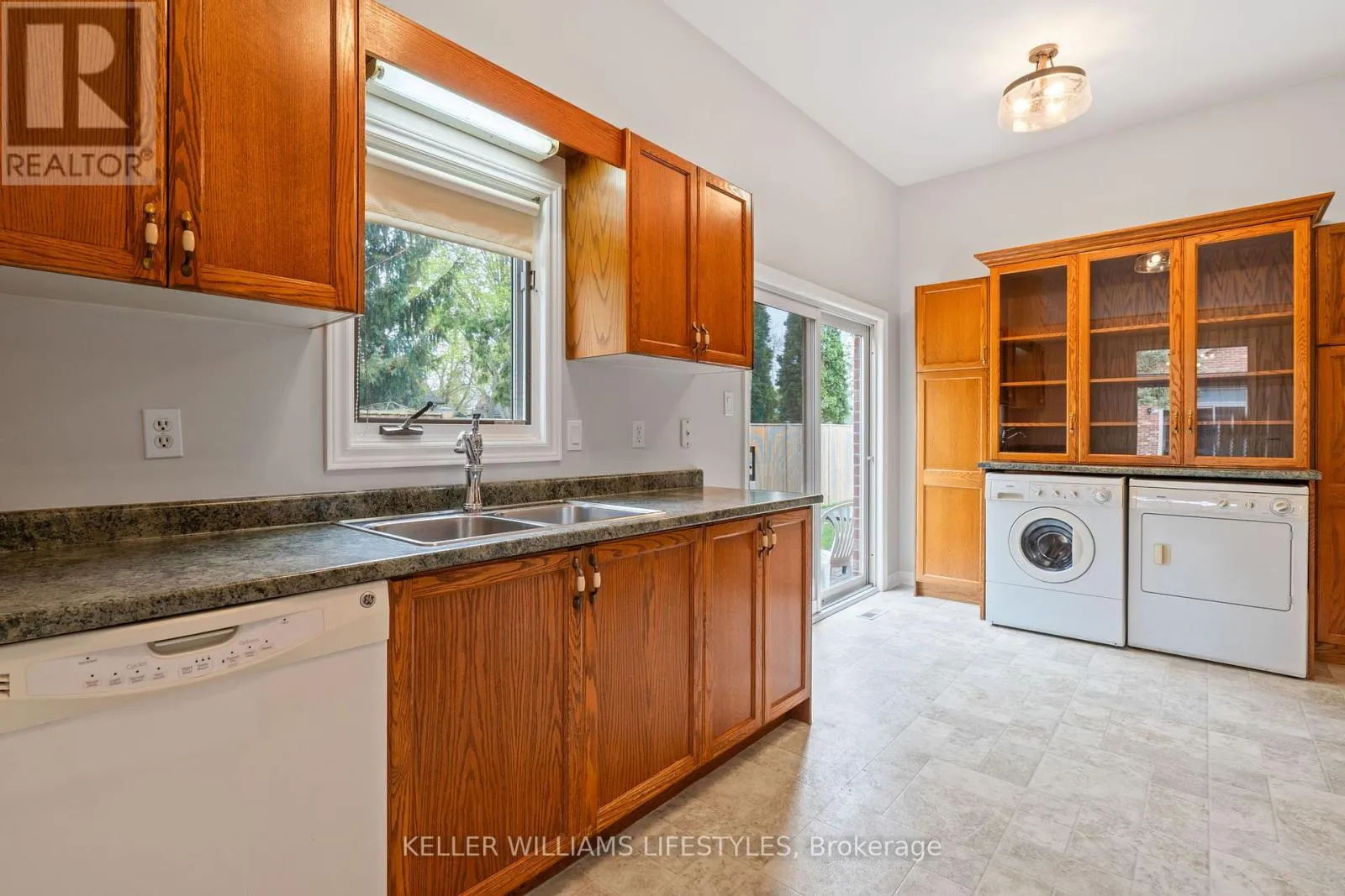 68 - 1478 ADELAIDE STREET N, #68