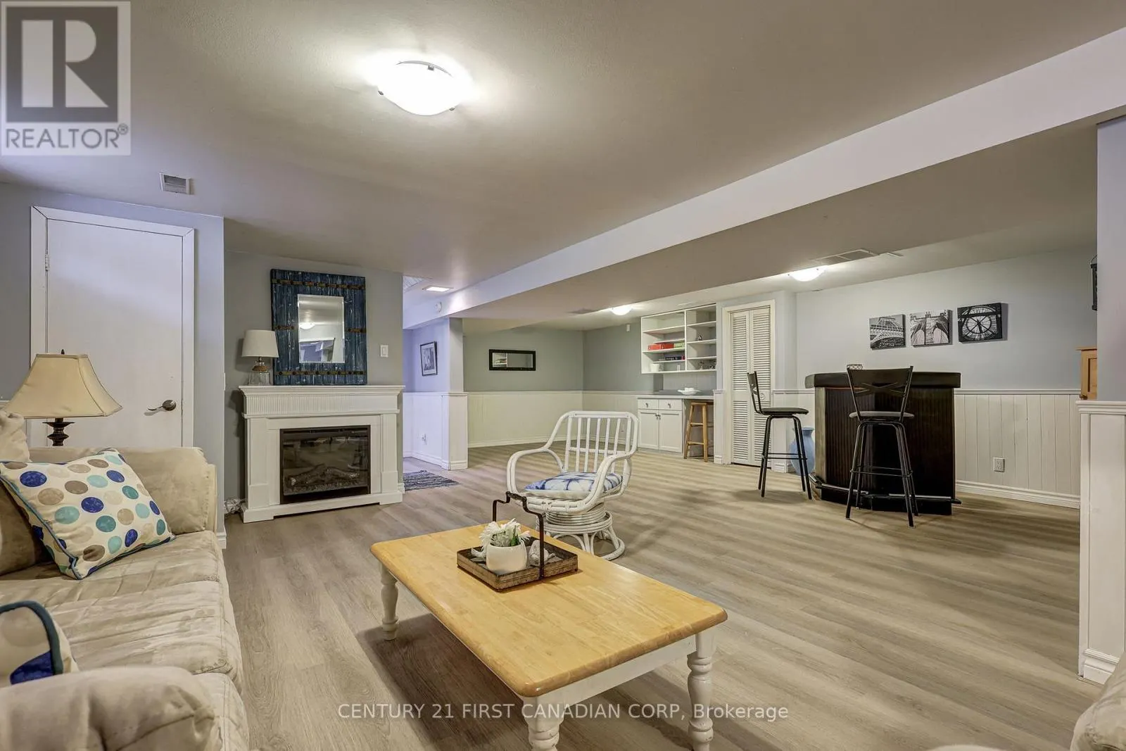 116 DOWNING CRESCENT