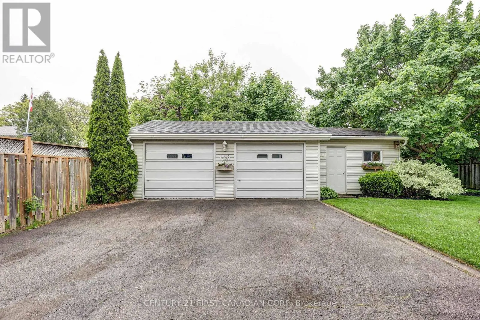 116 DOWNING CRESCENT