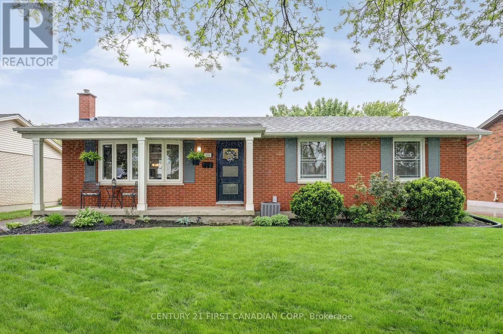 116 DOWNING CRESCENT