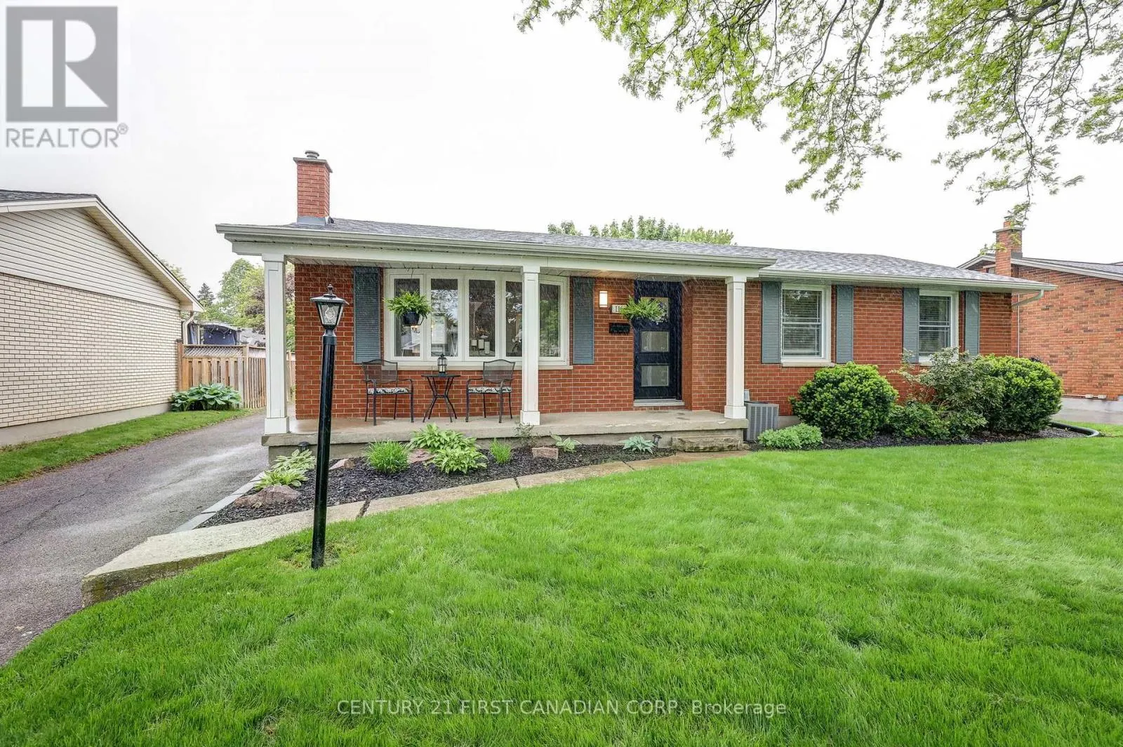 116 DOWNING CRESCENT