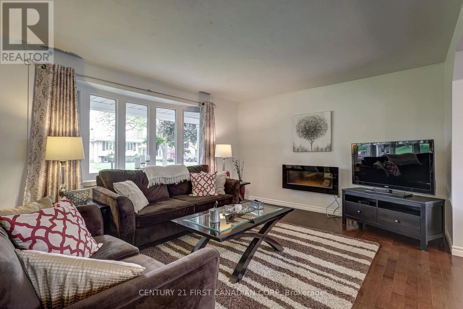 116 DOWNING CRESCENT