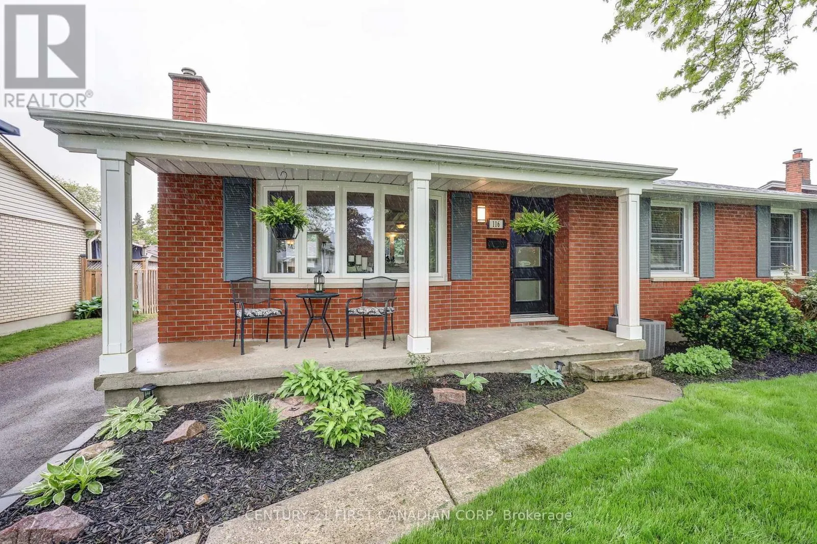 116 DOWNING CRESCENT