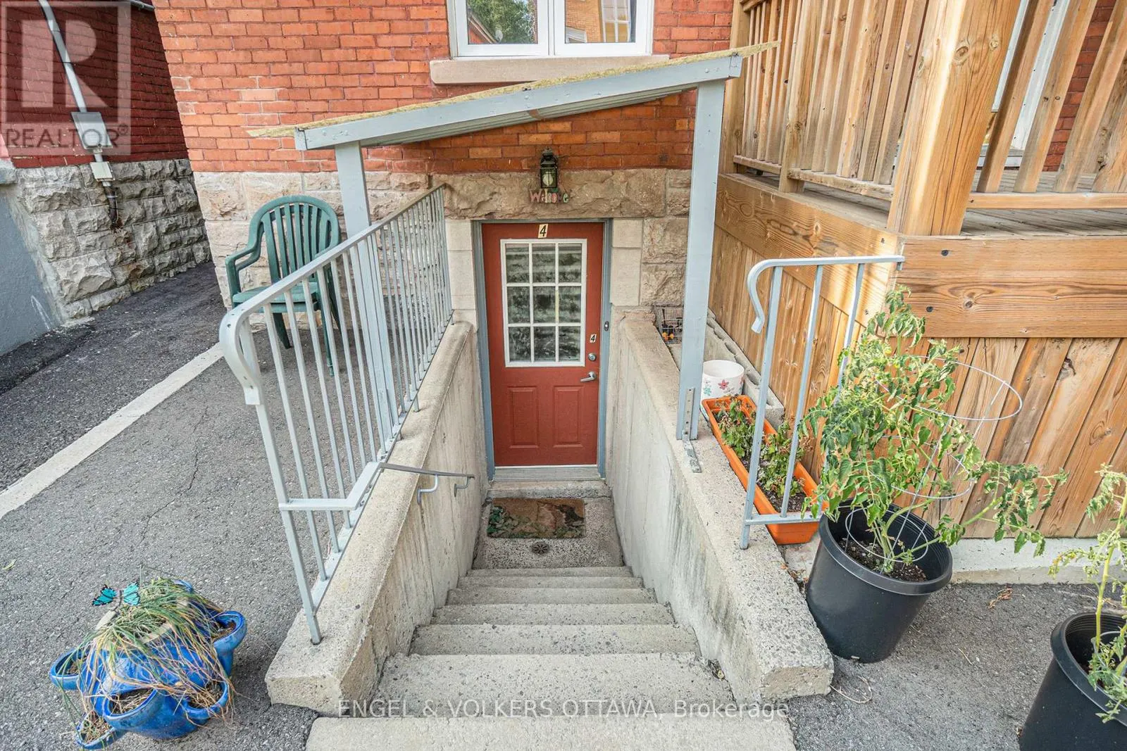 543 MCLEOD STREET