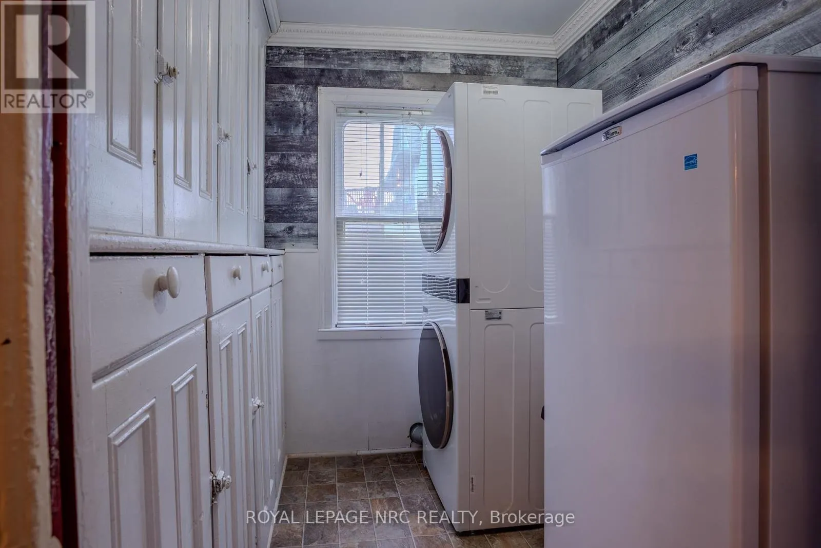 348 RIDGE ROAD N