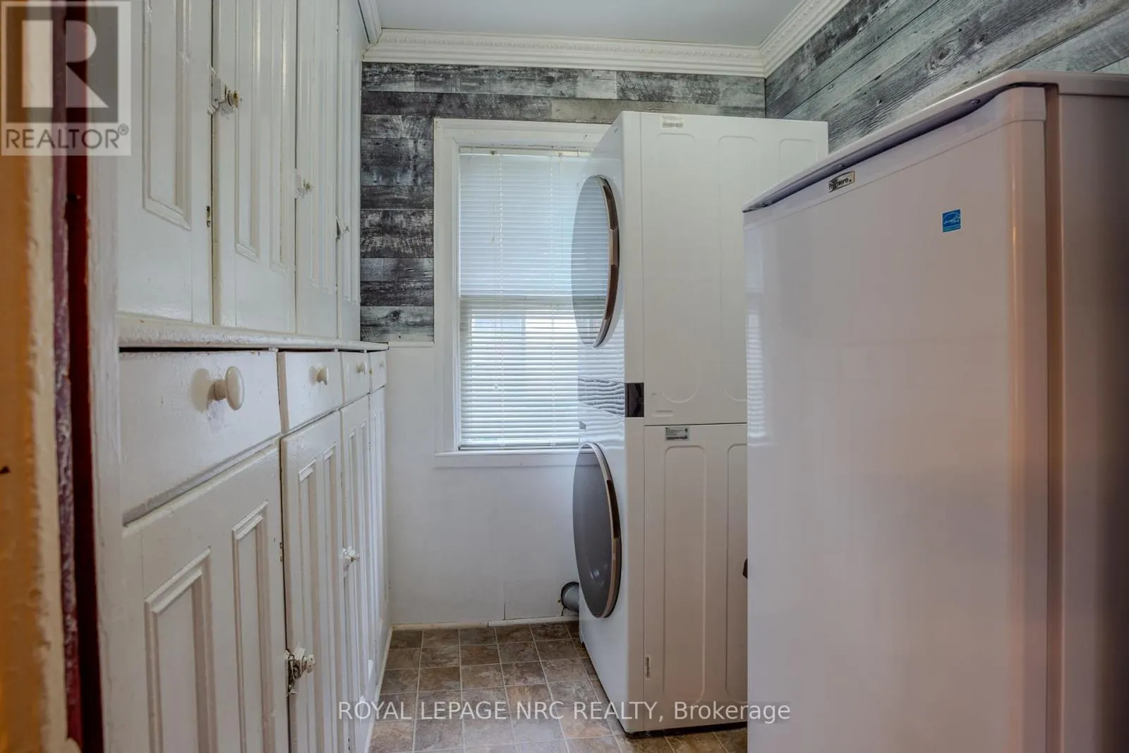 348 RIDGE ROAD N