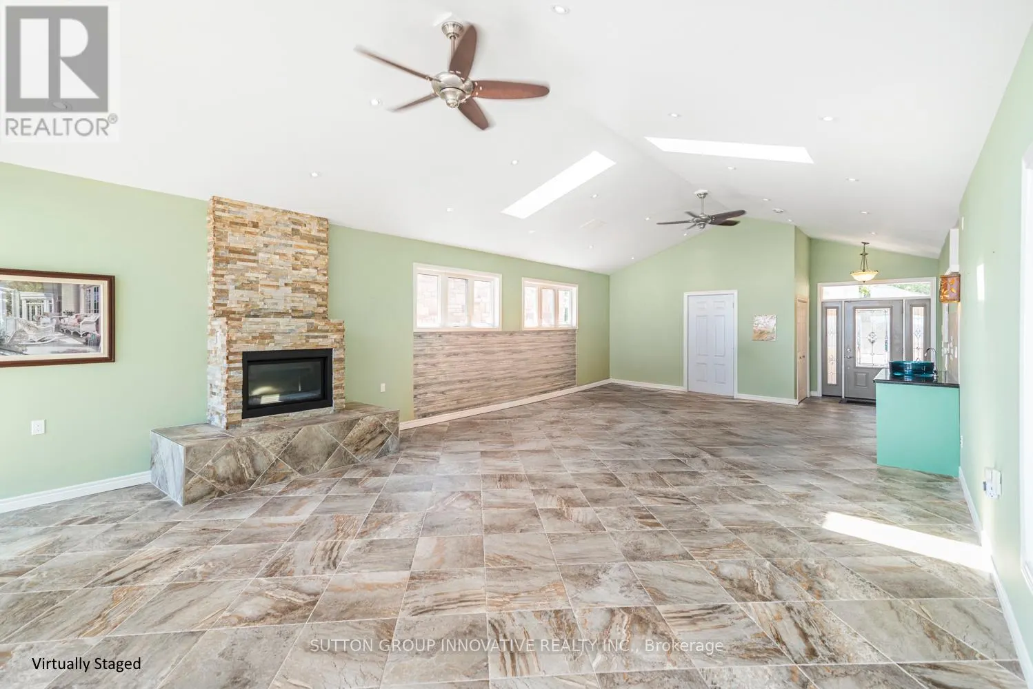 38 LAKESIDE DRIVE