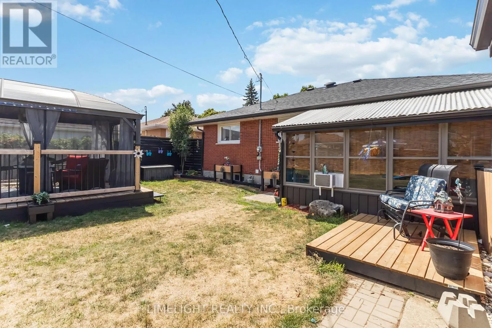 124 SUSAN AVENUE