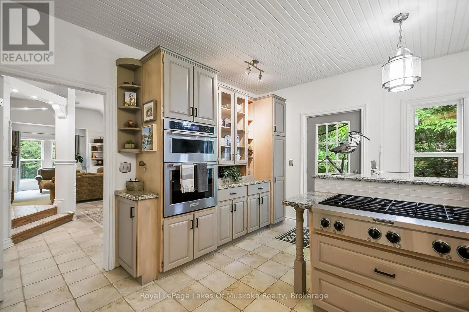 103 SOUTHBANK DRIVE