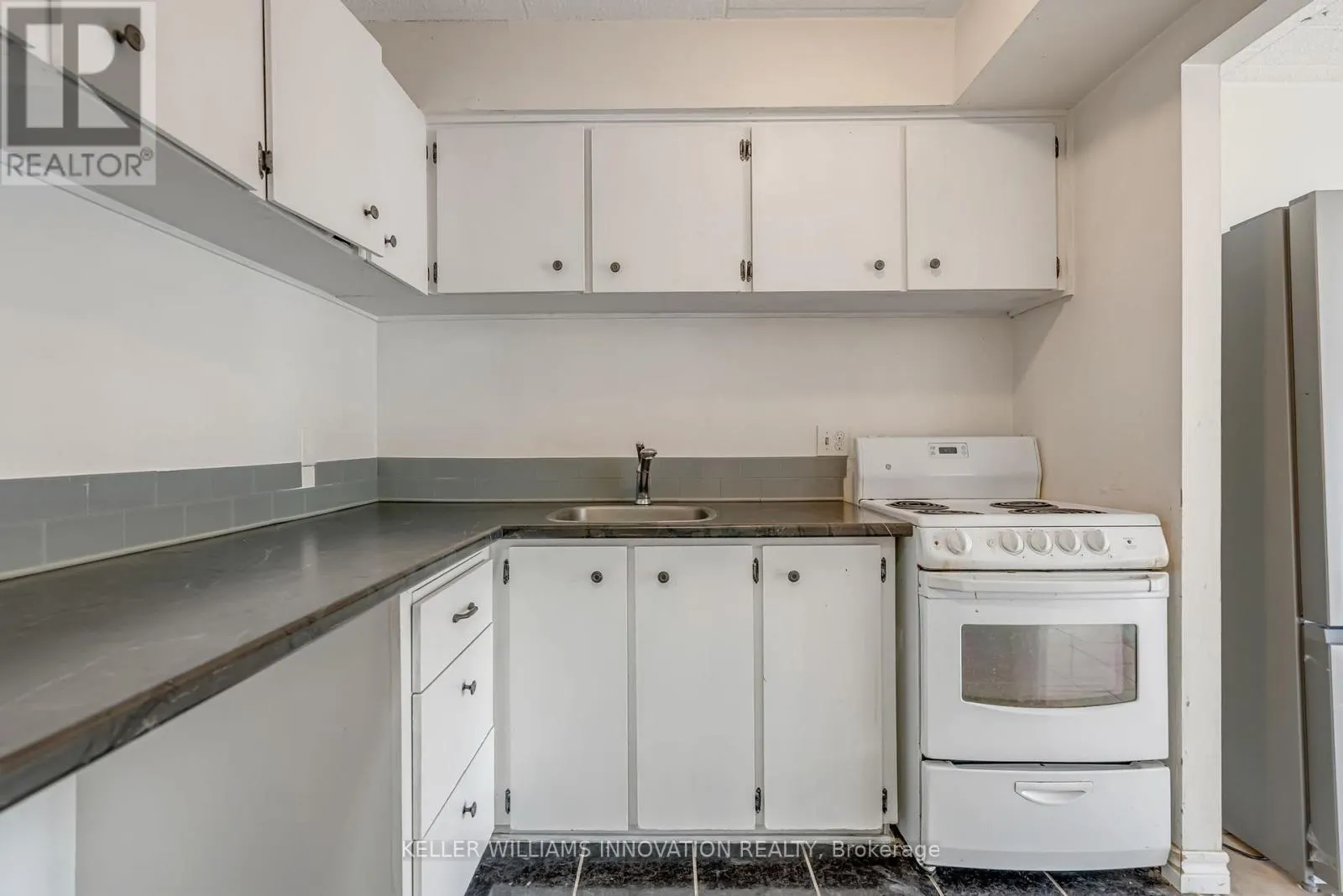 307 - 91 CONROY CRESCENT
