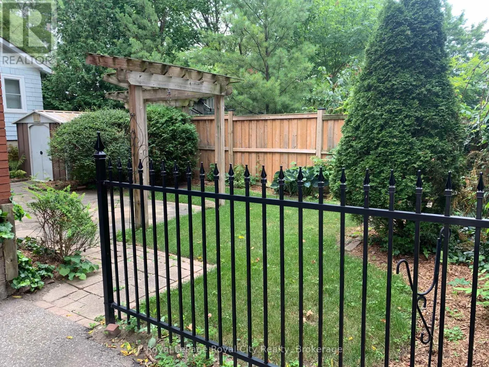 68 ROBINSON AVENUE