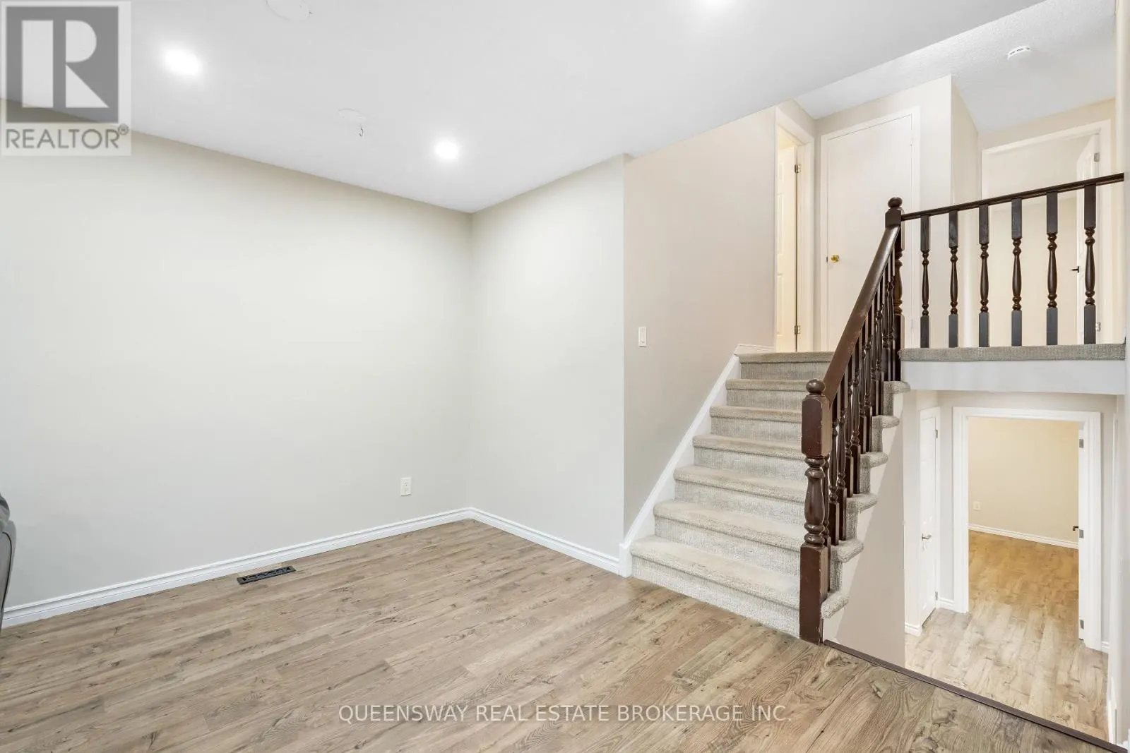 39 GARDEN CRESCENT
