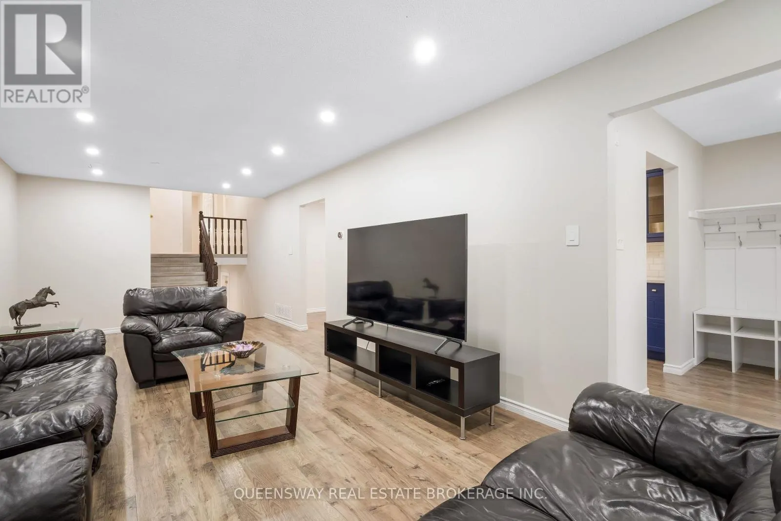 39 GARDEN CRESCENT