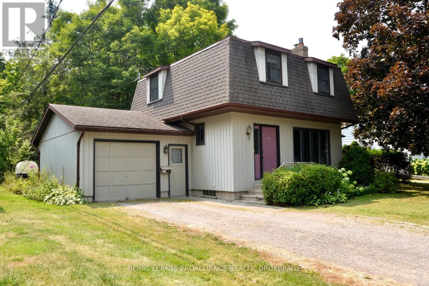 625 HILLSIDE DRIVE
