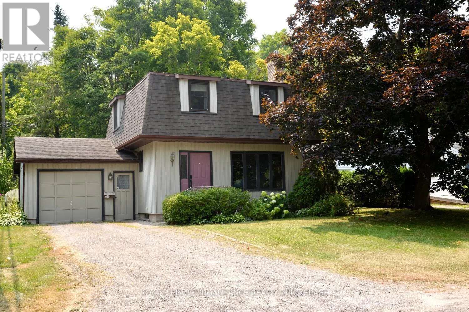 625 HILLSIDE DRIVE