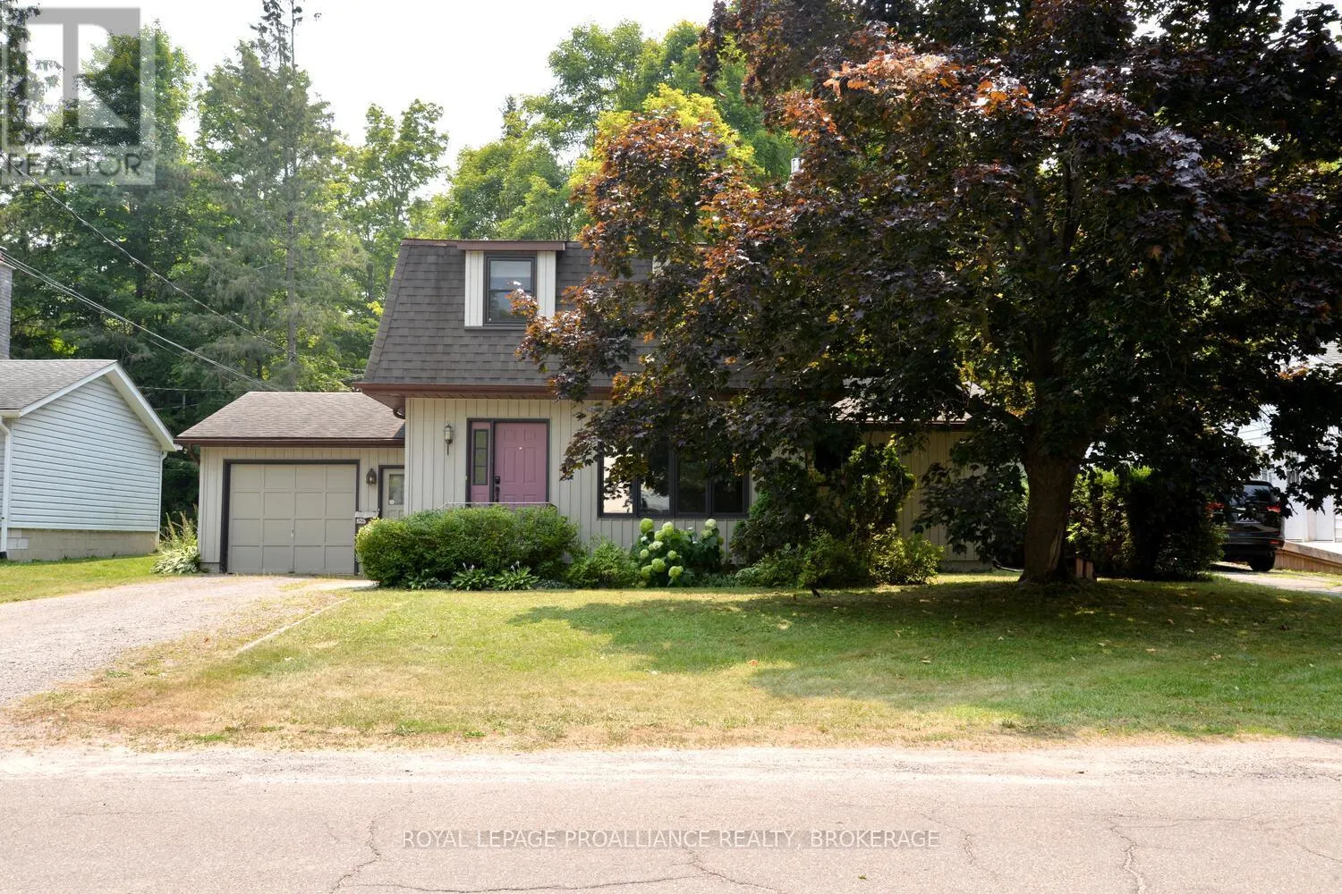 625 HILLSIDE DRIVE