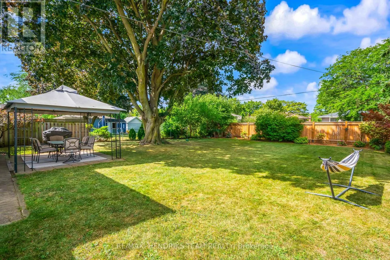 53 DUNKELD AVENUE