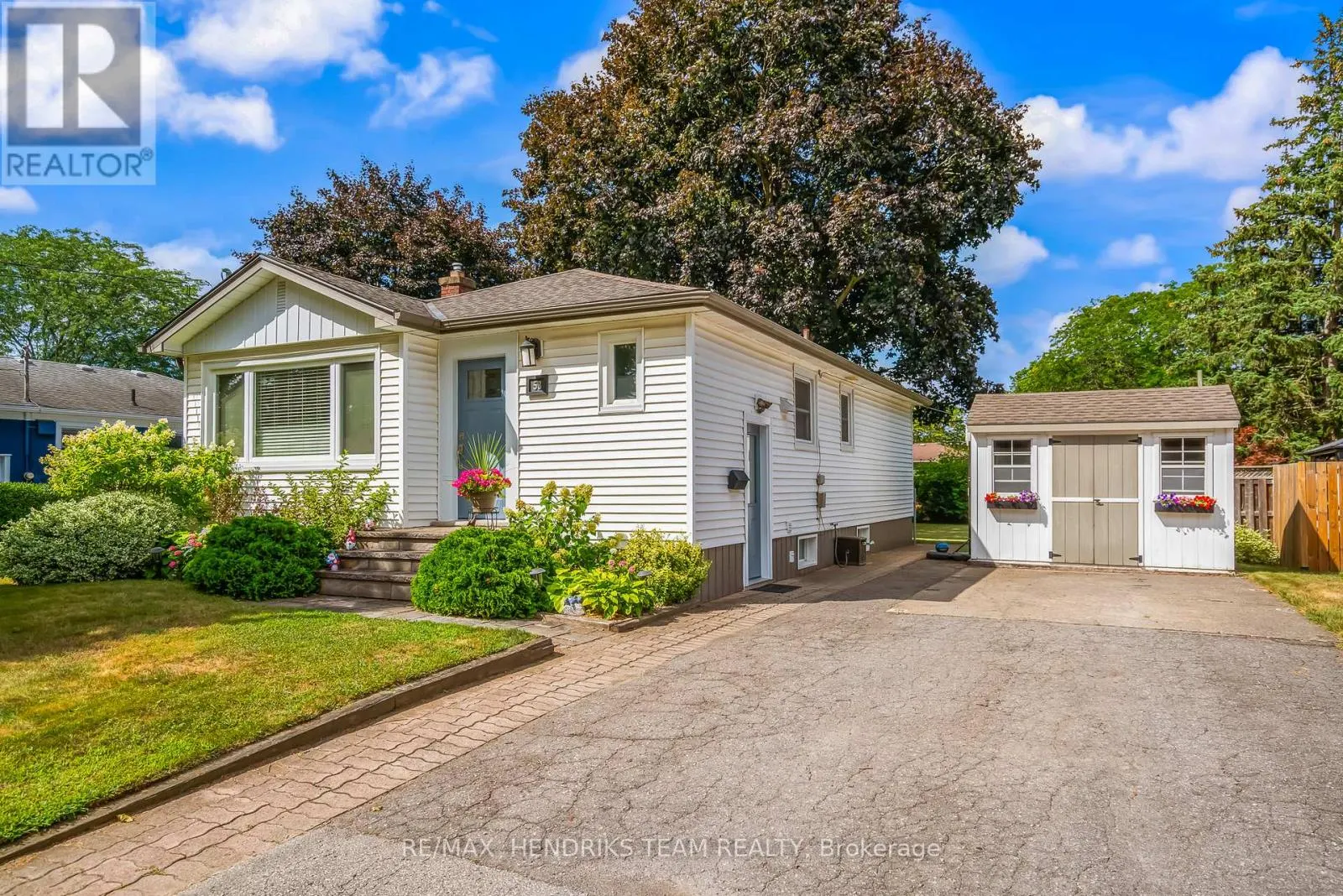53 DUNKELD AVENUE