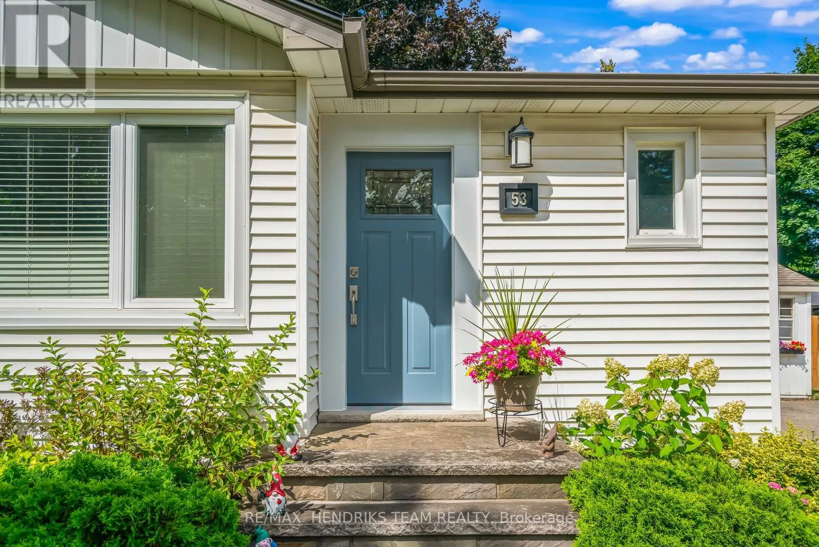 53 DUNKELD AVENUE