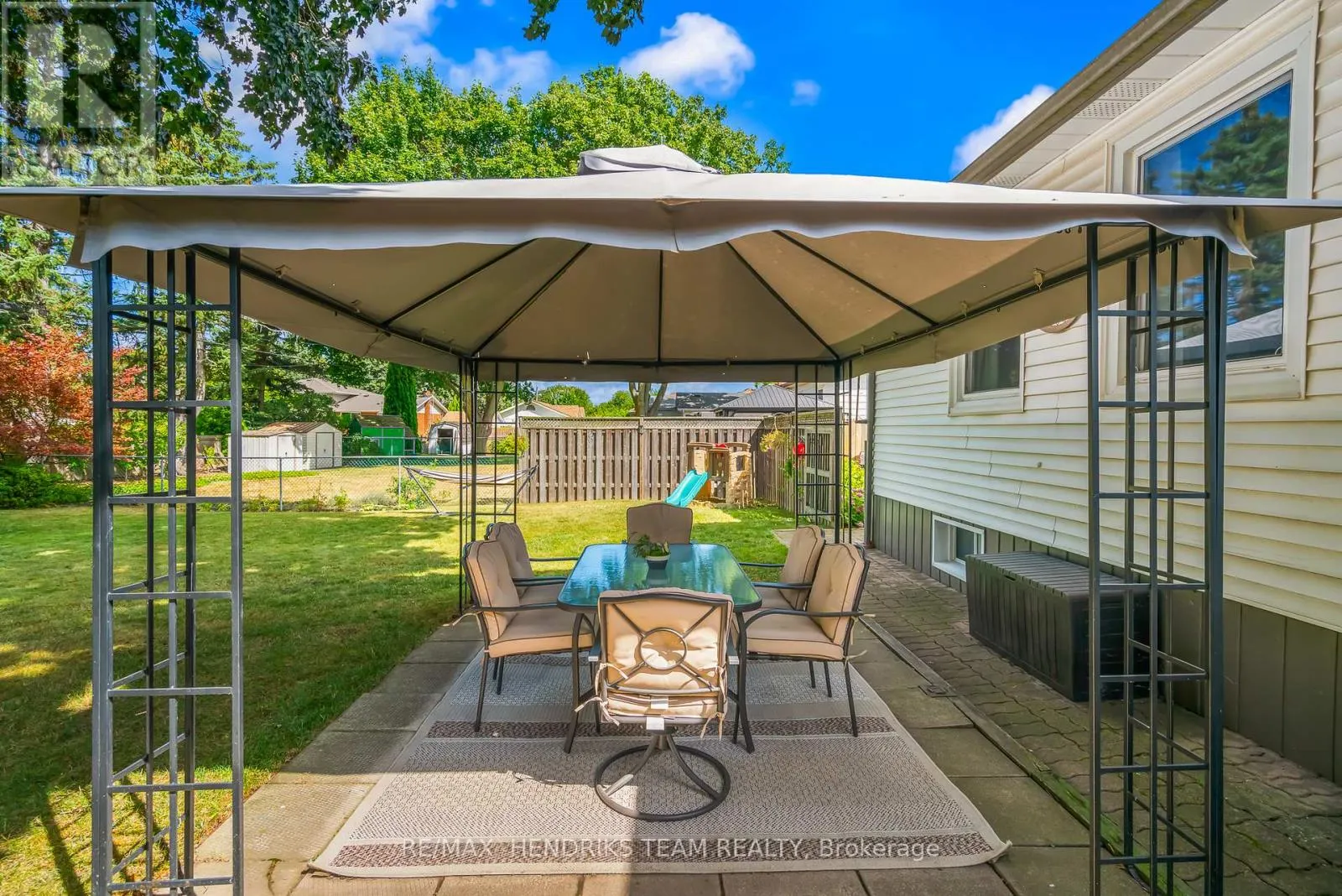 53 DUNKELD AVENUE