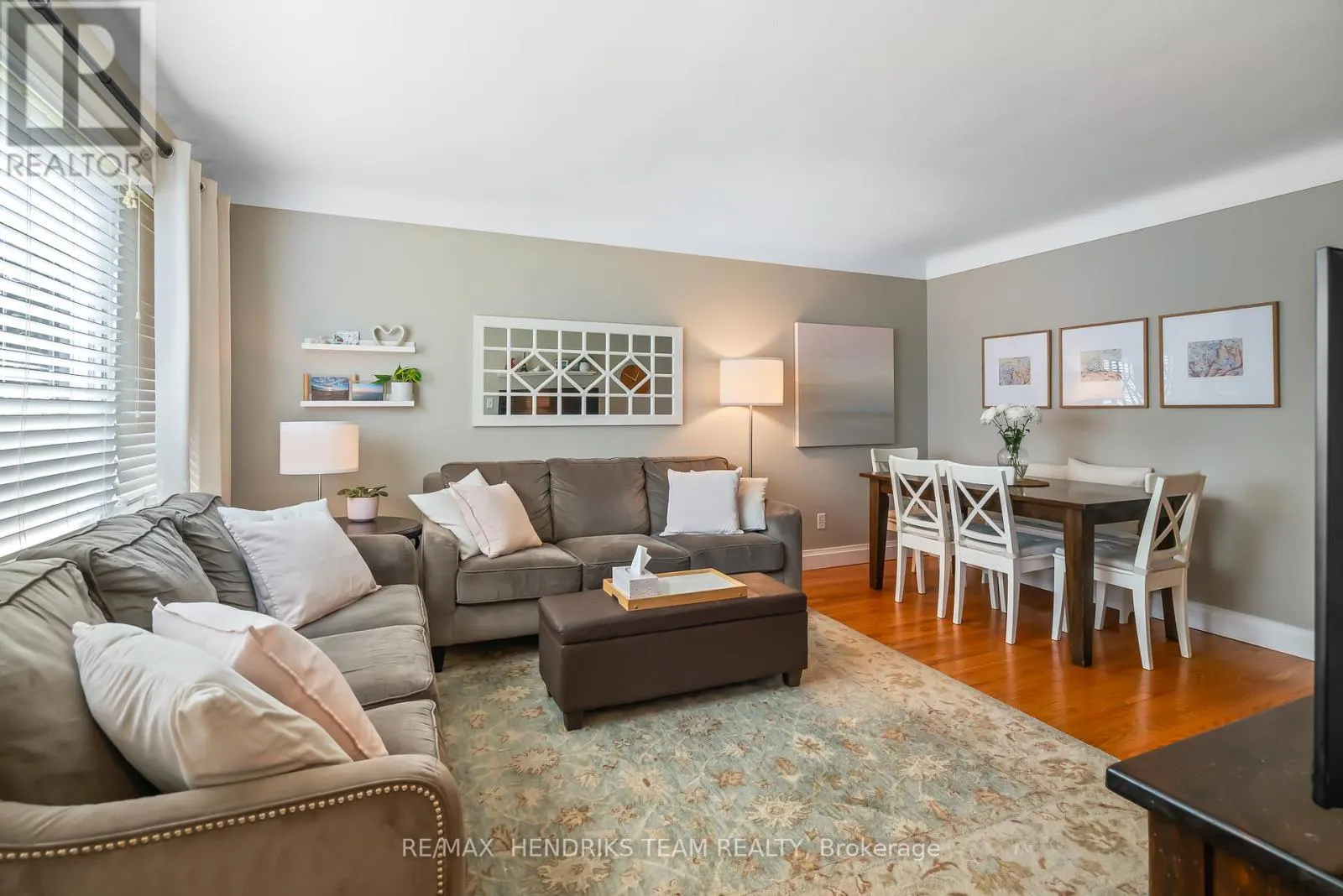 53 DUNKELD AVENUE
