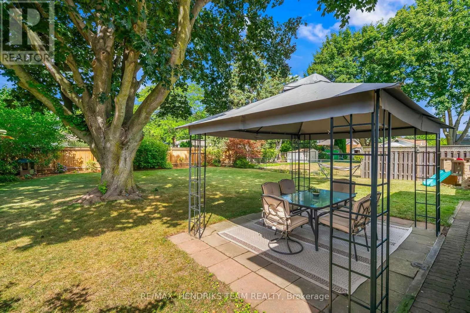 53 DUNKELD AVENUE