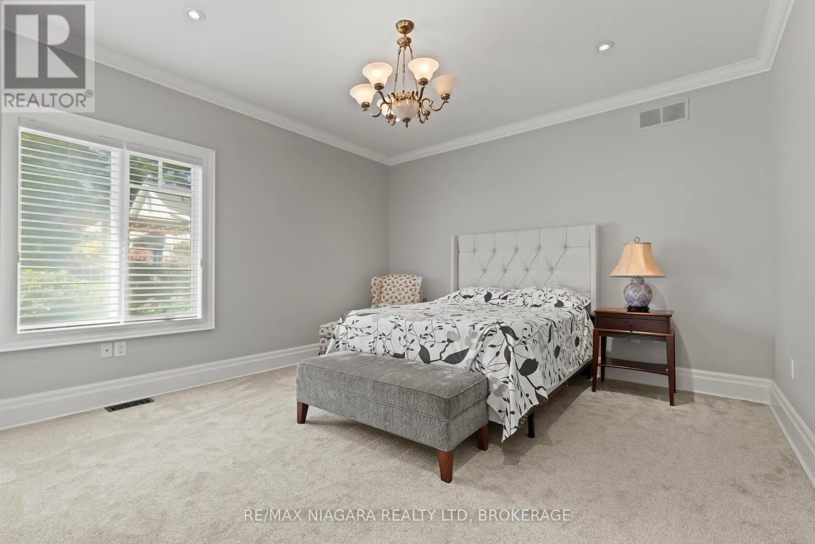 380 NASSAU STREET
