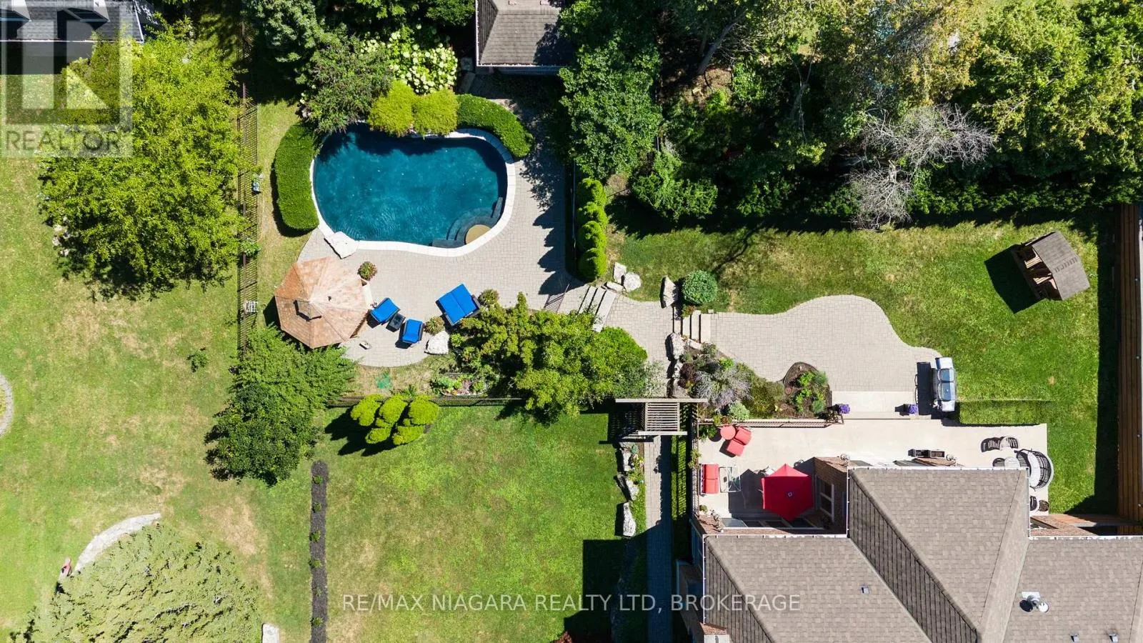 380 NASSAU STREET
