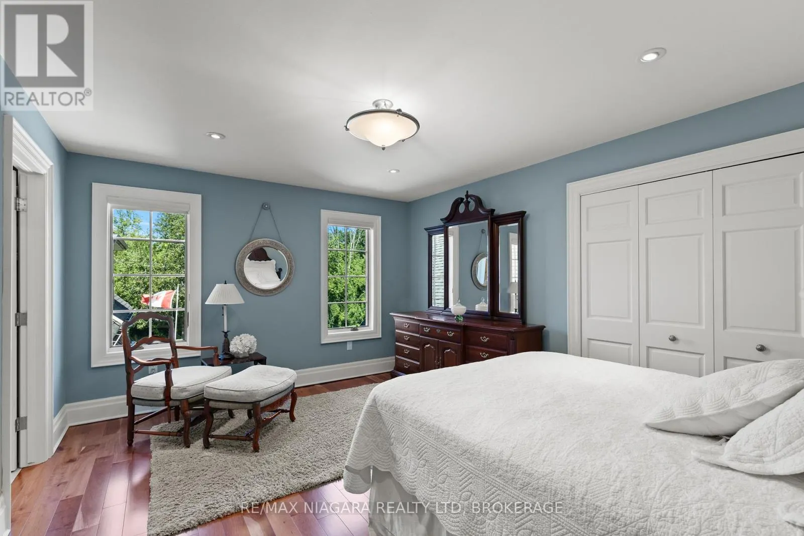 380 NASSAU STREET