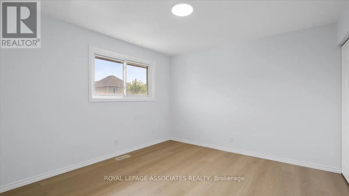 27 JANLYN CRESCENT