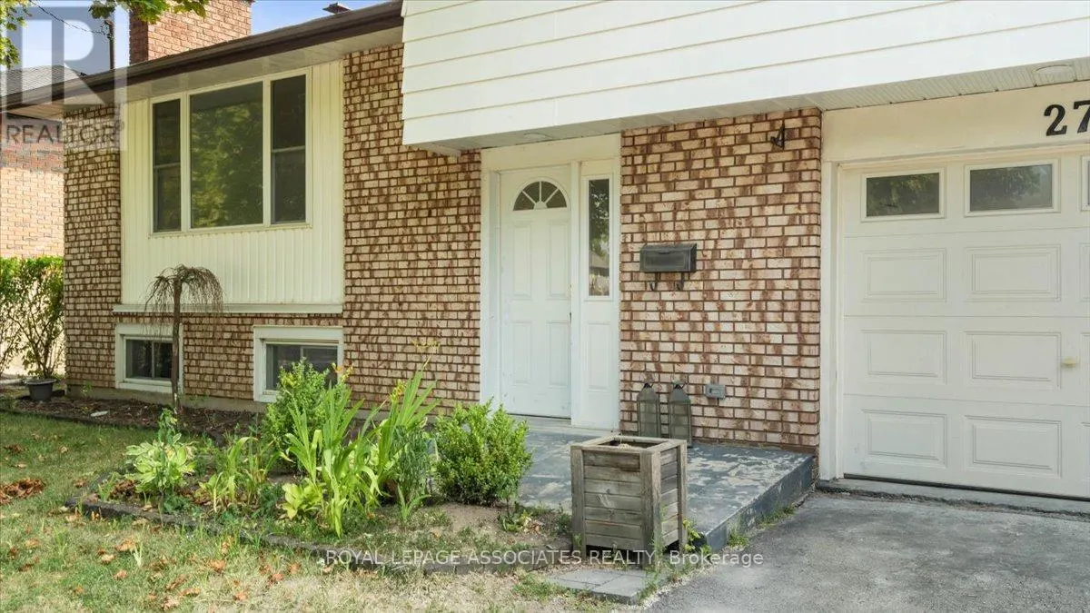 27 JANLYN CRESCENT