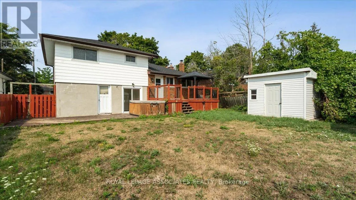 27 JANLYN CRESCENT