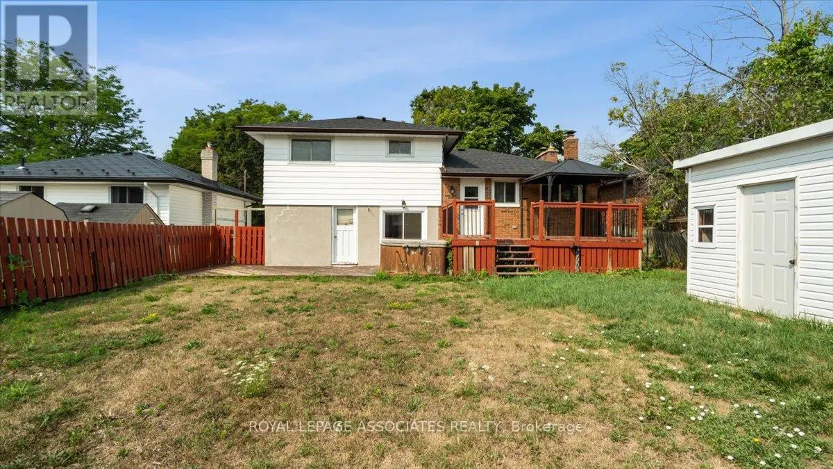 27 JANLYN CRESCENT
