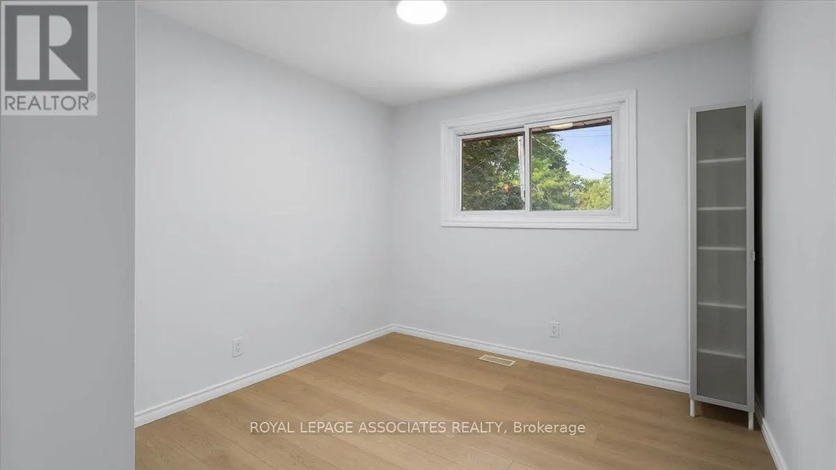 27 JANLYN CRESCENT