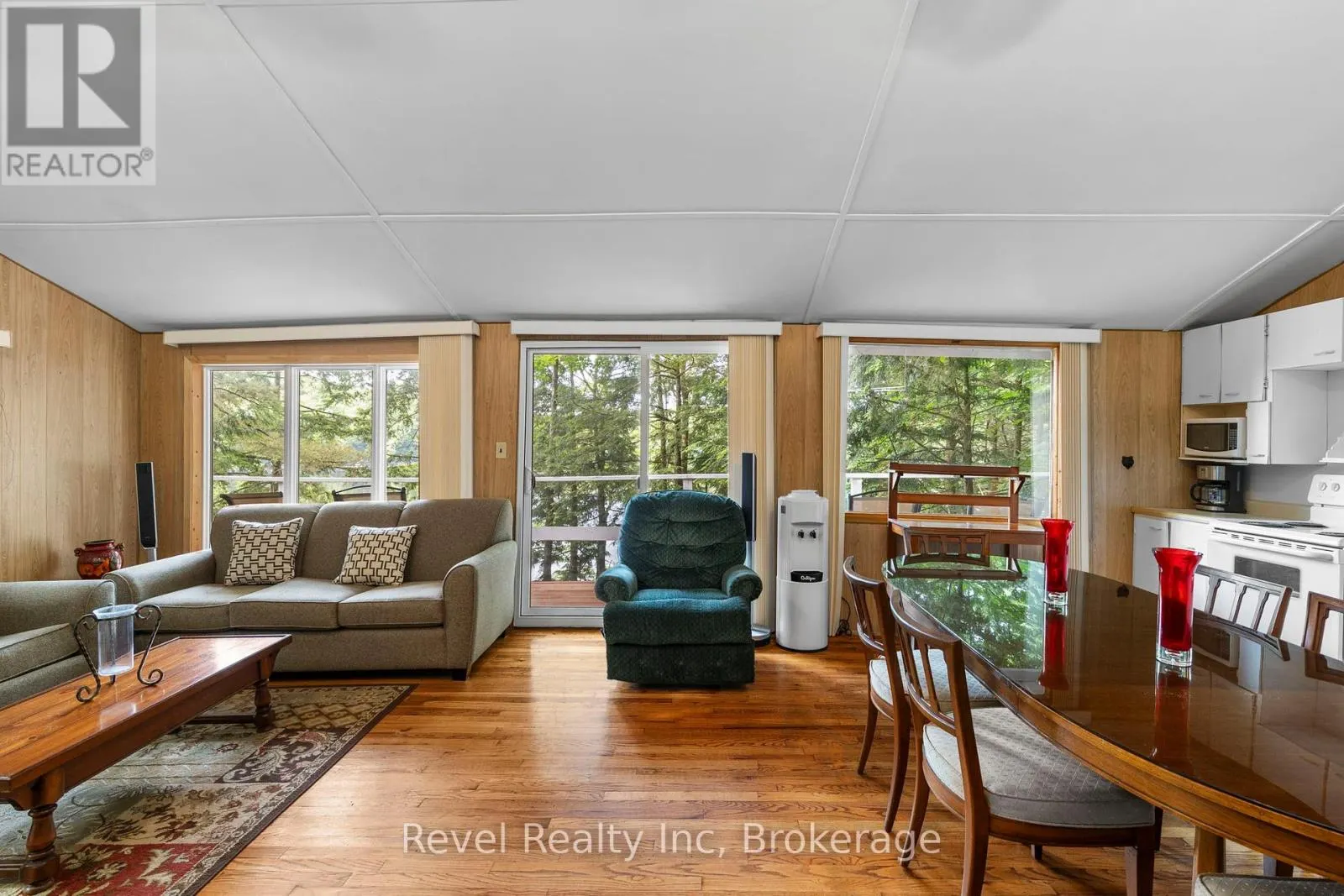 1096 COWAN PARK ROAD