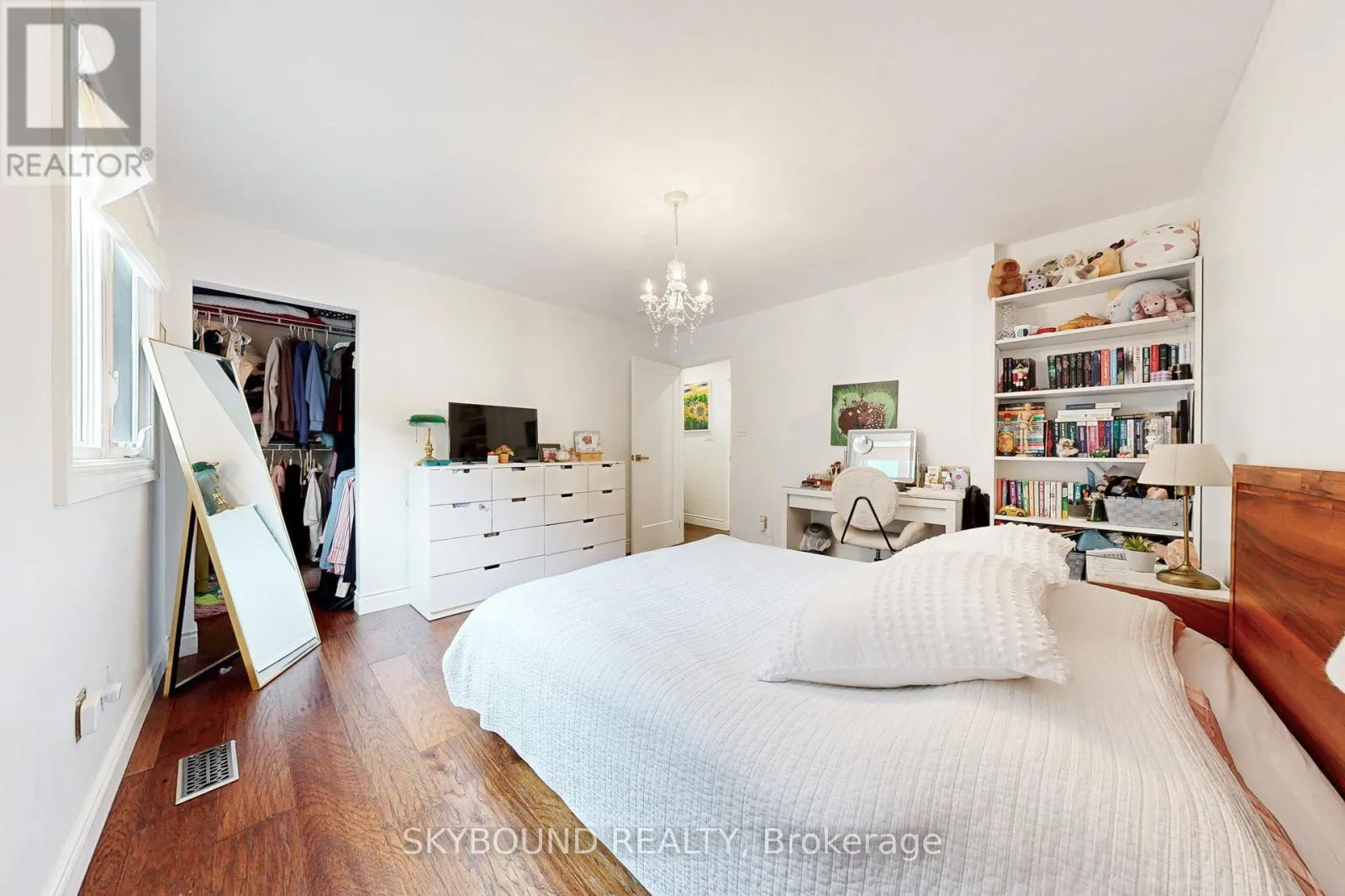 23 HILDEGARD DRIVE