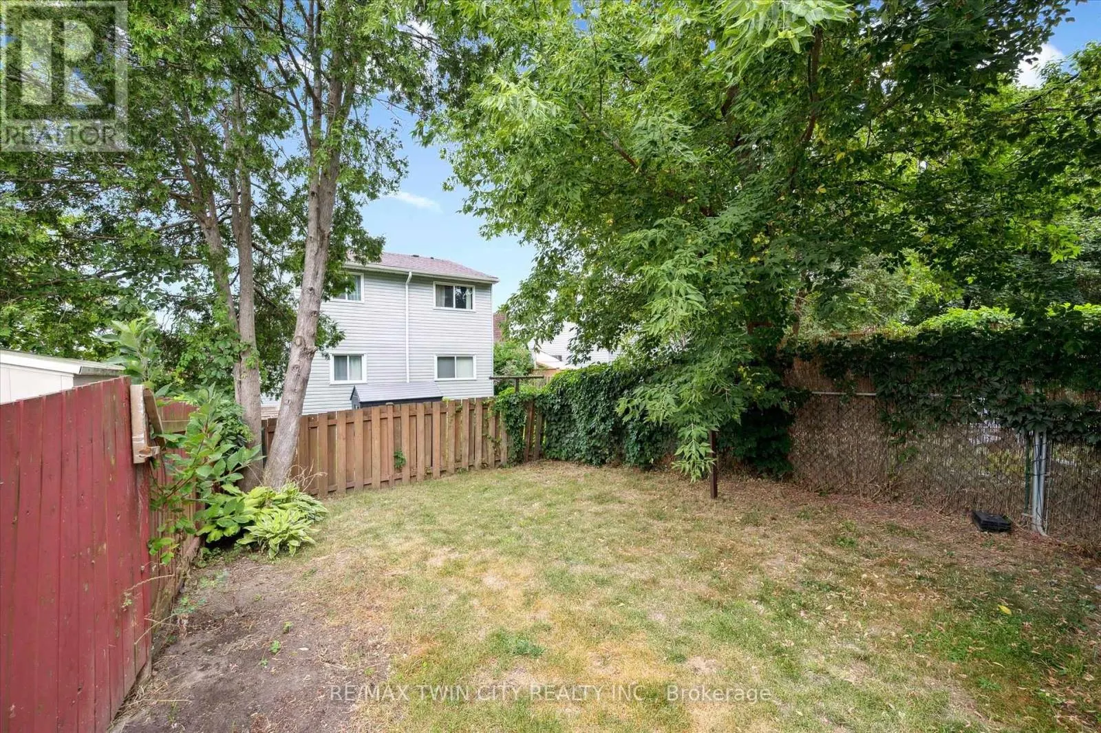191 SILVER ASPEN CRESCENT