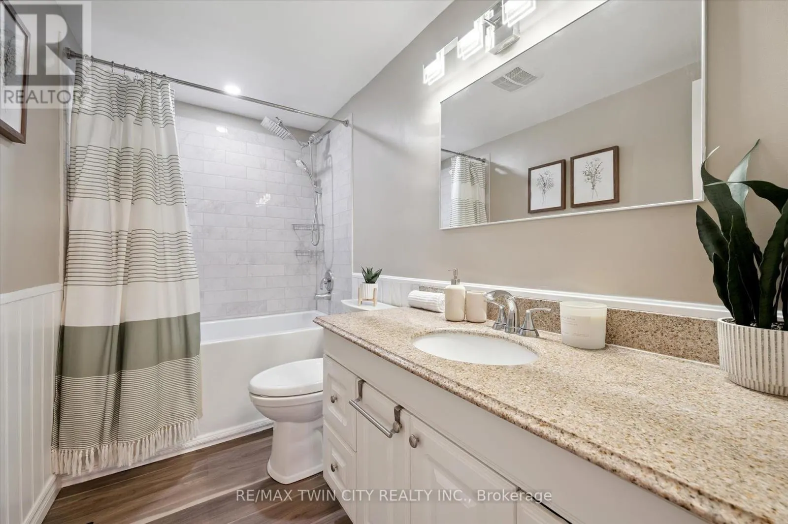 191 SILVER ASPEN CRESCENT