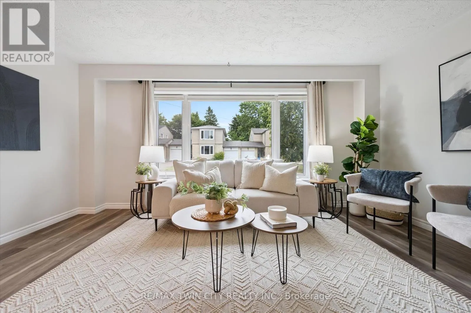 191 SILVER ASPEN CRESCENT