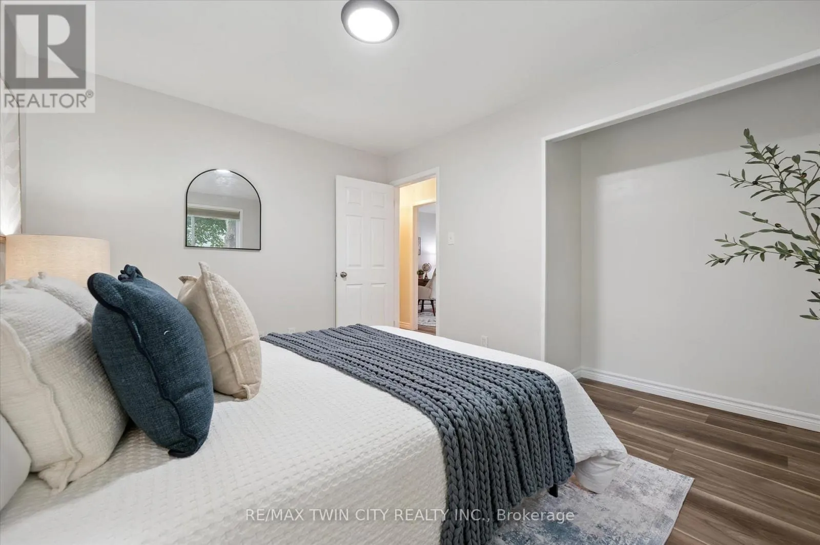191 SILVER ASPEN CRESCENT