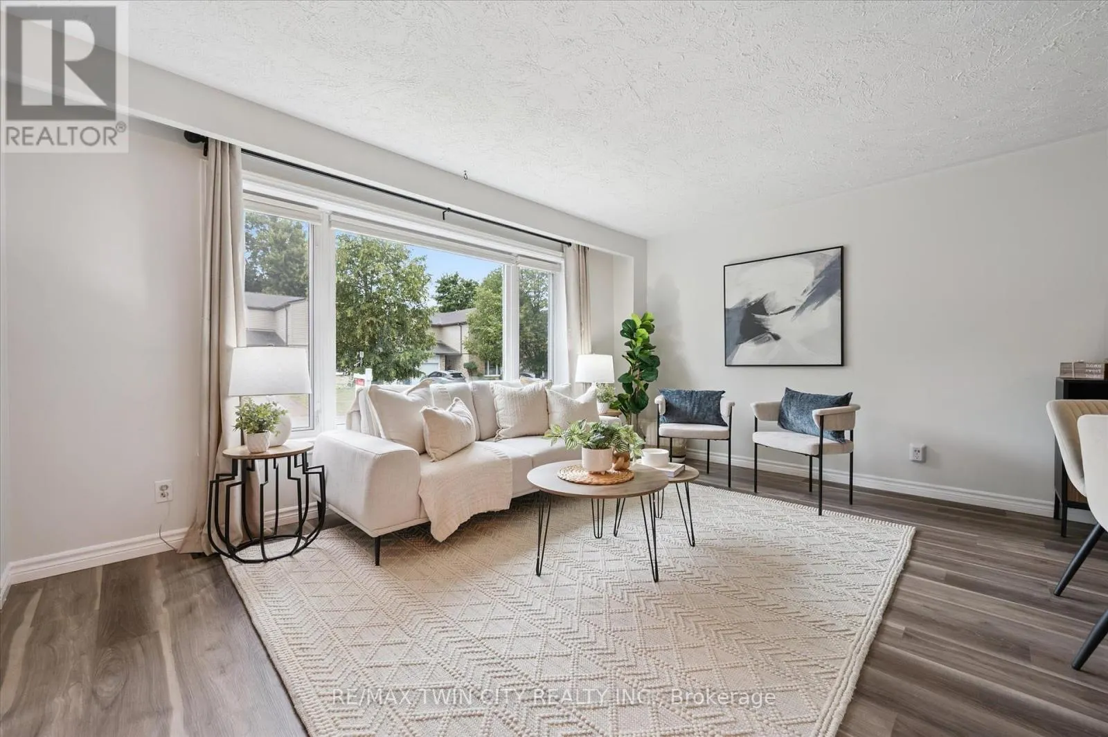 191 SILVER ASPEN CRESCENT