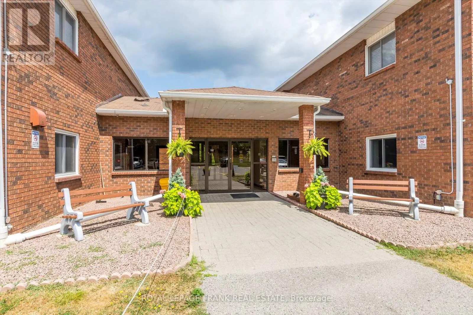 115 - 475 PARKHILL ROAD W, #115