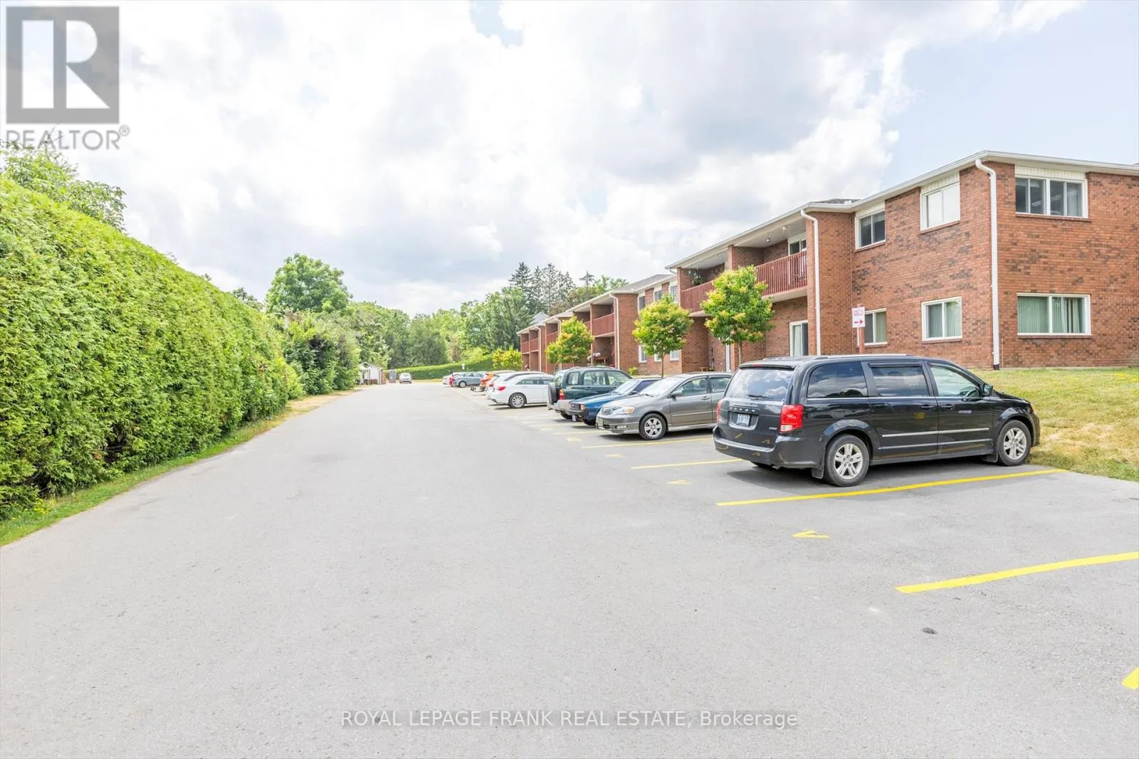 115 - 475 PARKHILL ROAD W, #115