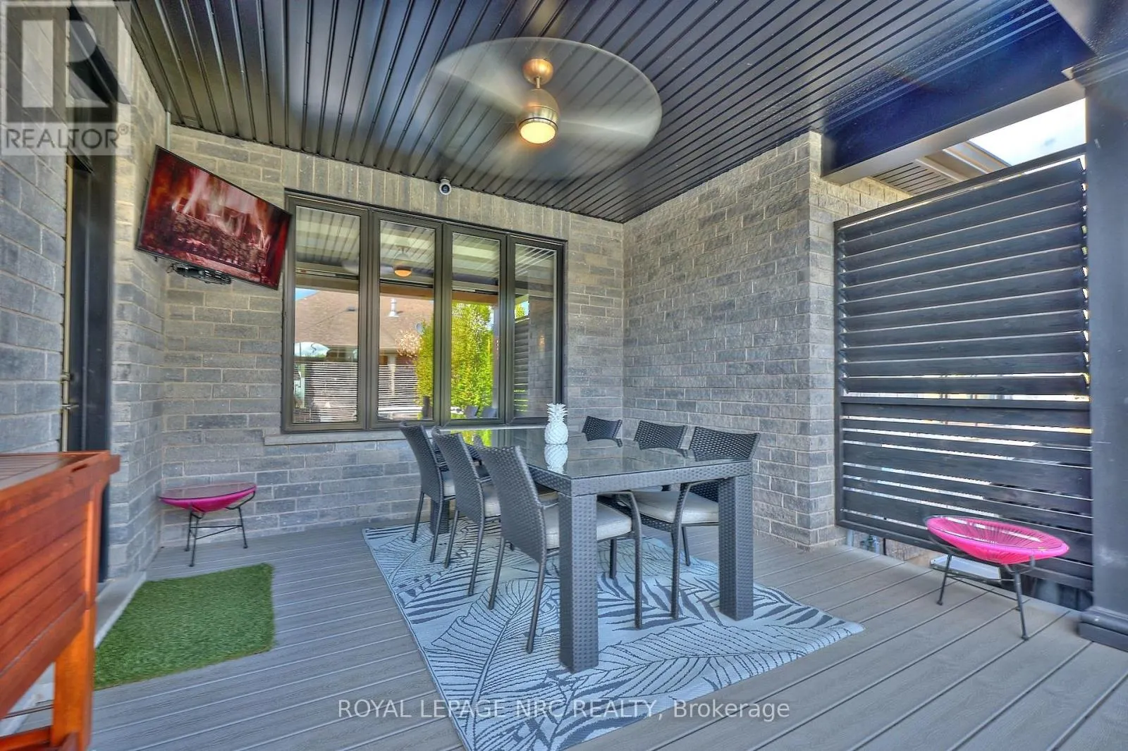 60 ROSEWOOD CRESCENT